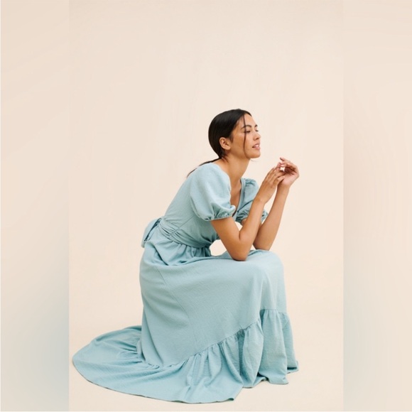 NWT ASTR the Label Blue Twist Front Puff Sleeve Maxi Dress - Picture 3 of 7